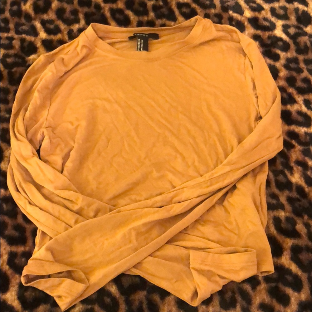 Long-sleeve crop top
